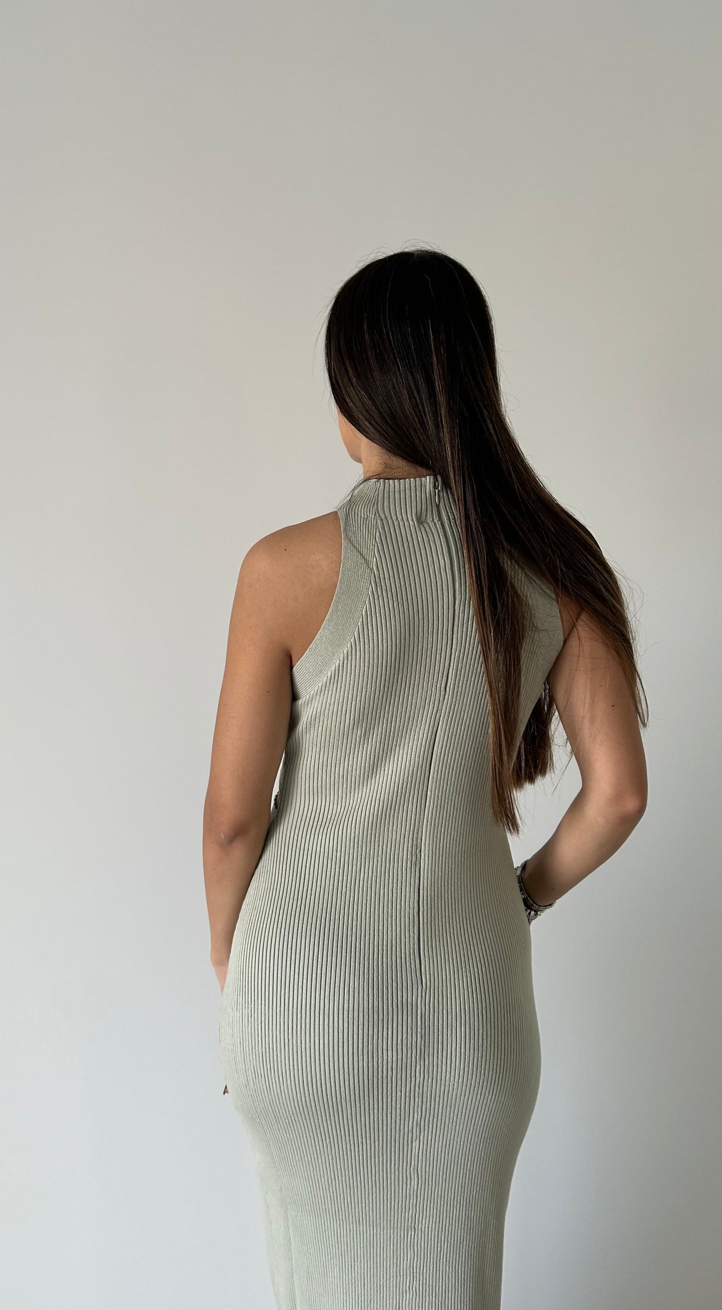 VESTIDO VERDE CORTE EN ESCOTE