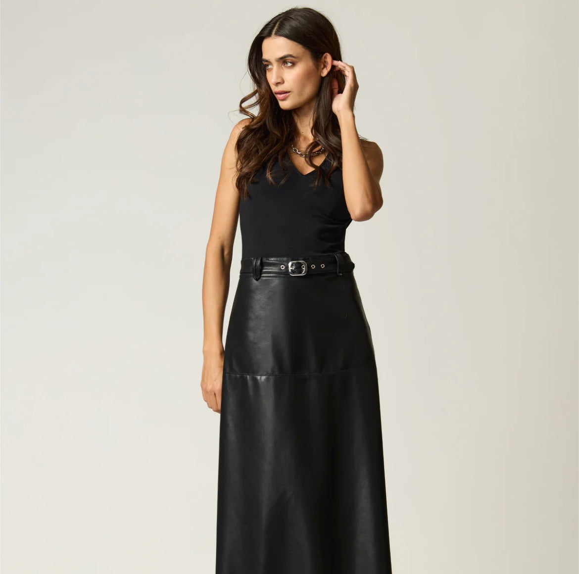 VESTIDO NERO PIEL CON CINTURÓN