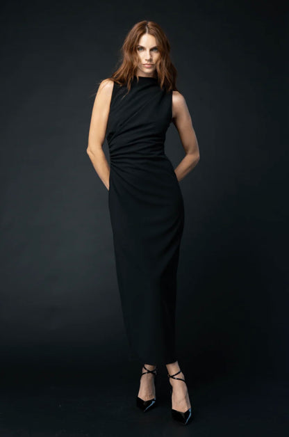 VESTIDO NEGRO CON CUELLO