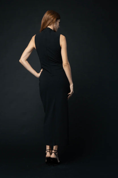VESTIDO NEGRO CON CUELLO