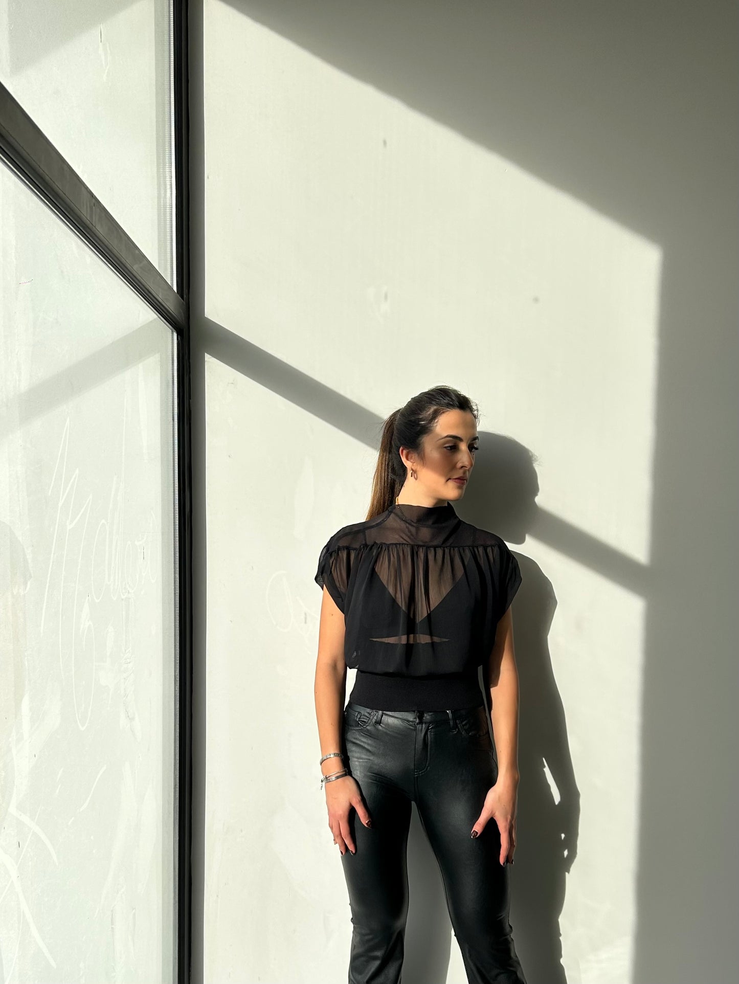 TOP MESH NEGRO